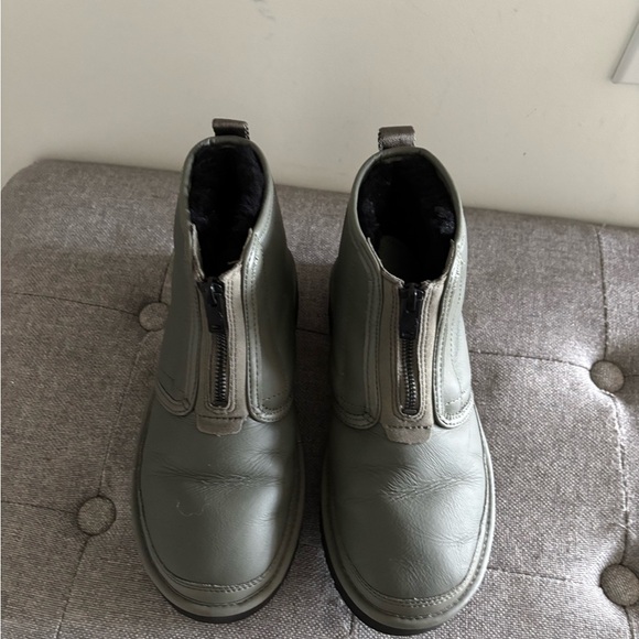 UGG Neumel Platform Zip Ultra Matte Seaweed Boots 7 - Picture 4 of 8